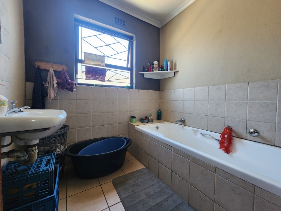 3 Bedroom Property for Sale in Park Village Western Cape